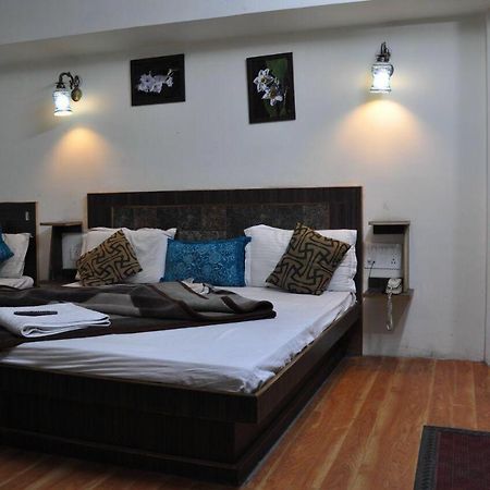 Hotel Ahuja Nainital Exterior photo